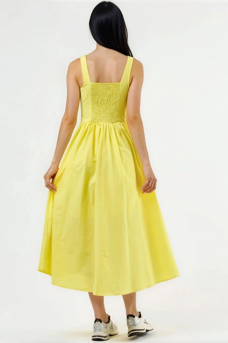 Midi-Kleid mit quadratischem Kragen und Knopfdetails - Image 3