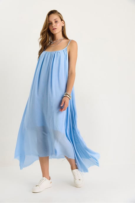 Einfarbiges Spaghettiträgermuslin-Midikleid mit durchscheinendem Saum - Image 4