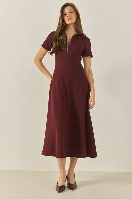Figurbetontes Midikleid mit Reißverschlusskragen - Image 1