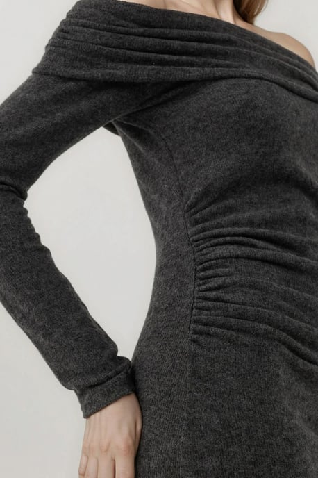Texturiertes miederloses Midi-Kleid mit Schlitz - Image 3