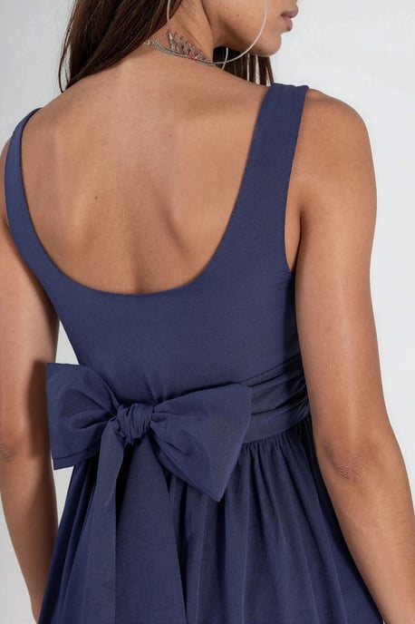 Midi-Kleid mit quadratischem Ausschnitt und Schleifendetail - Image 4