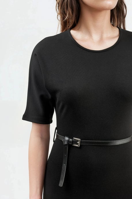 Tailliertes kurzärmliges Midikleid - Image 3