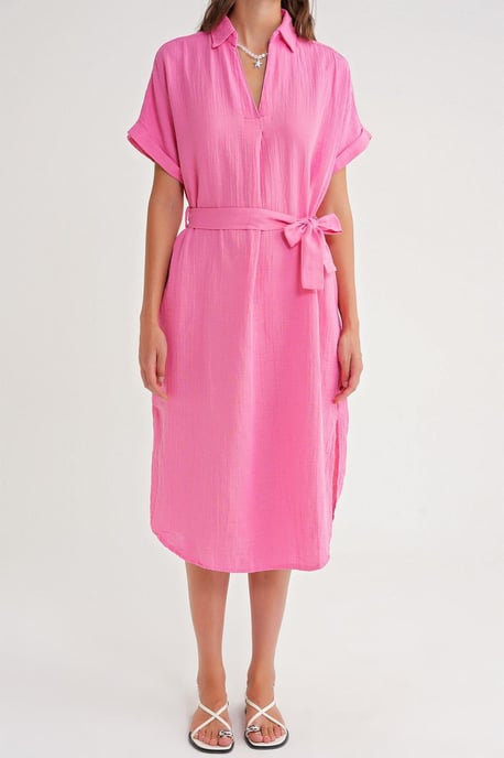 Gekürztes Midi-Kleid mit Gürtel und kurzen Ärmeln - Image 6