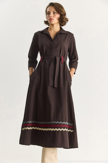 Besticktes Midi-Kleid - Image 5