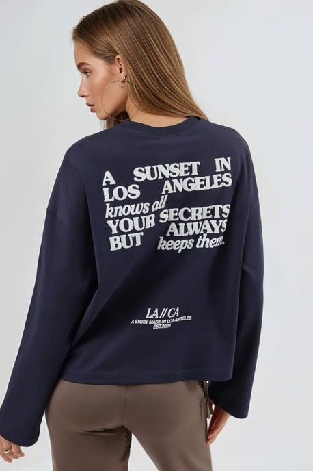 Relaxed Fit Langarm Crewneck Rückenbedrucktes Oberteil - Image 1