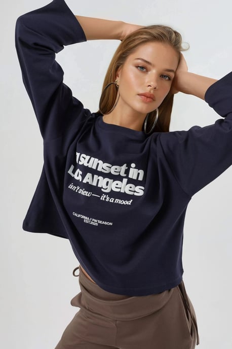 Relaxed Fit Langarm Crewneck Rückenbedrucktes Oberteil - Image 4