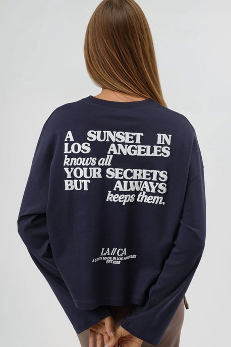 Relaxed Fit Langarm Crewneck Rückenbedrucktes Oberteil - Image 5
