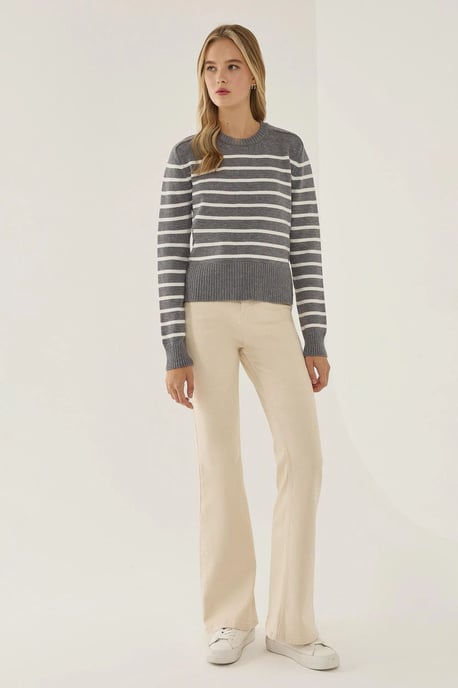Gestreifter Rundhals-Strickpullover - Image 3