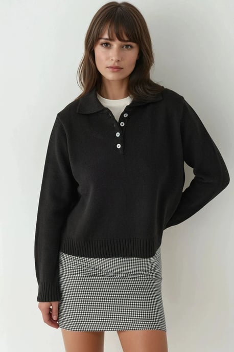Hiccup Sweater mit Knopfkragen in lässiger Passform - Schwarz - Image 1