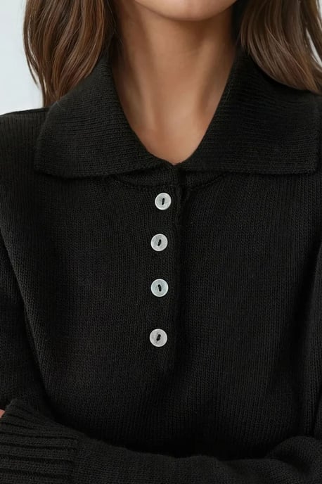 Hiccup Sweater mit Knopfkragen in lässiger Passform - Schwarz - Image 4