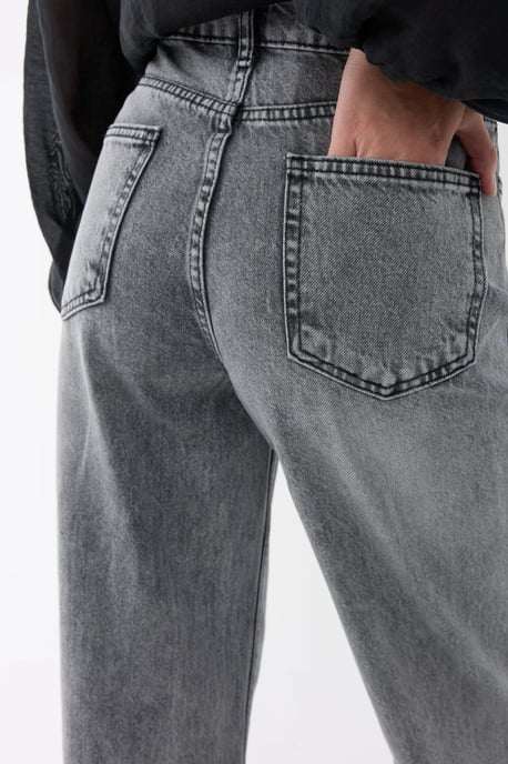Gewaschene Gerade-Leg-Jeans - Image 3