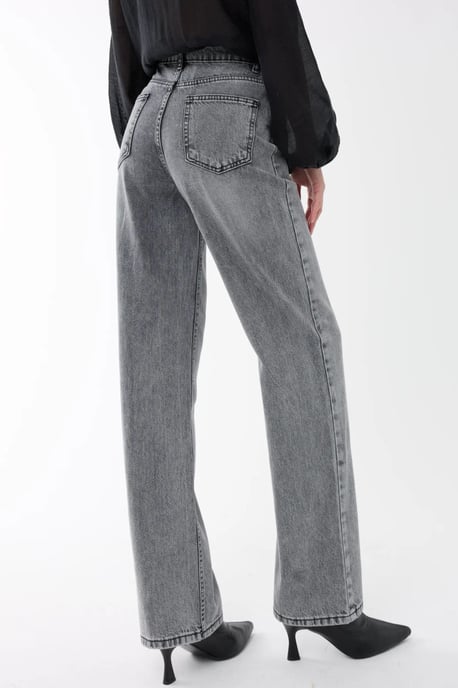 Gewaschene Gerade-Leg-Jeans - Image 4