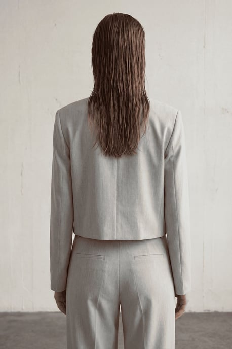 V-Ausschnitt maßgeschneiderte cropped Jacke - Image 3
