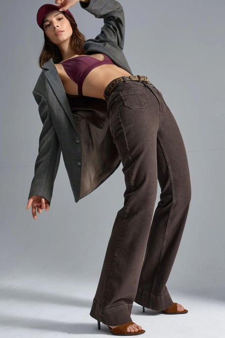 Hochtaillierte Bootcut-Jeans - Image 5