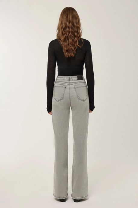 Hoch taillierte weit geschnittene Jeans - Image 4