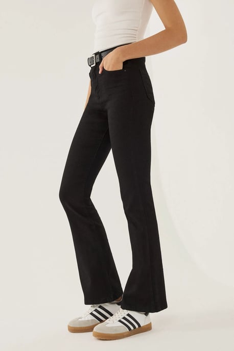 Normal geschnittene Flared Jeans - Image 3