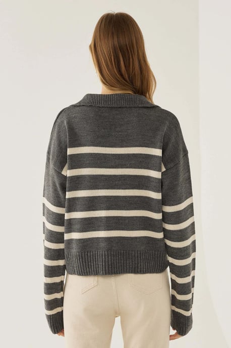 Gestreifter Polokragen-Strickpullover - Image 5
