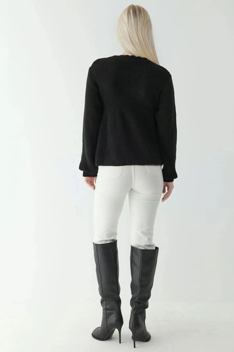 Geschnittener V-Ausschnitt-Pullover mit gebundenem Detail - Image 4