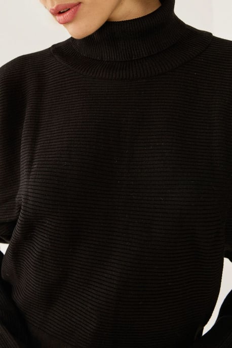 Lässiger Pullover mit Rollkragen - Image 4