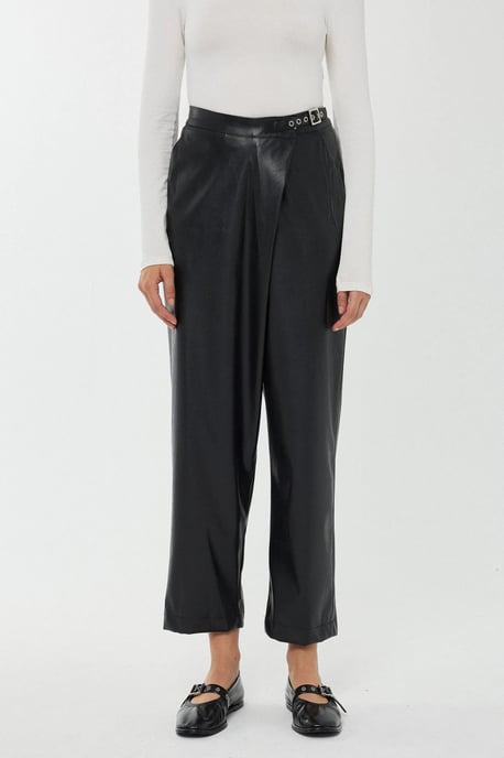 Hohe Taillierte Kurze Lederimitat-Hosen - Image 2