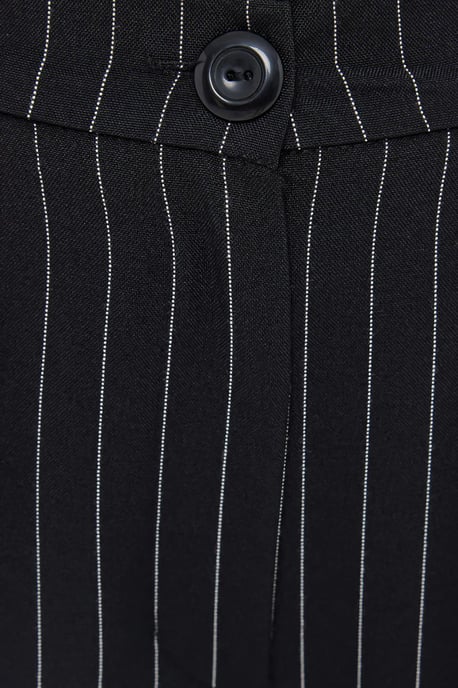 Hochgeschnittene gestreifte Karottenhose - Image 5