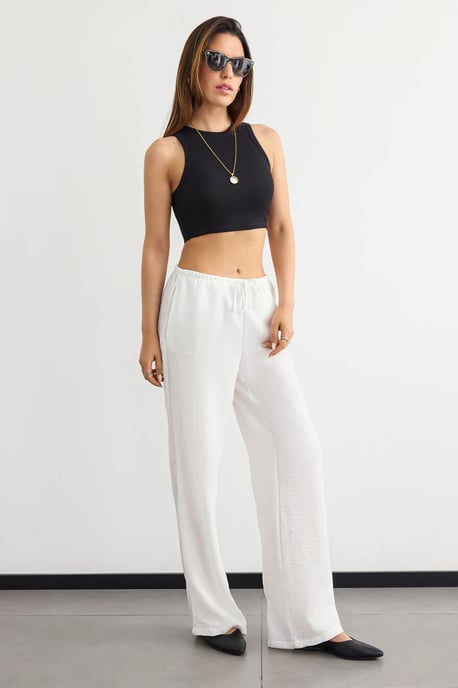 Basic Gewebtes Rundhals-Tanktop - Image 2