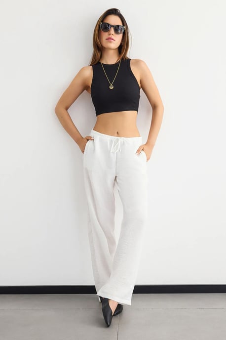 Basic Gewebtes Rundhals-Tanktop - Image 3