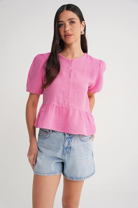 Strukturierte Musselin Rundhalsbluse mit Knopfverschluss - Image 1