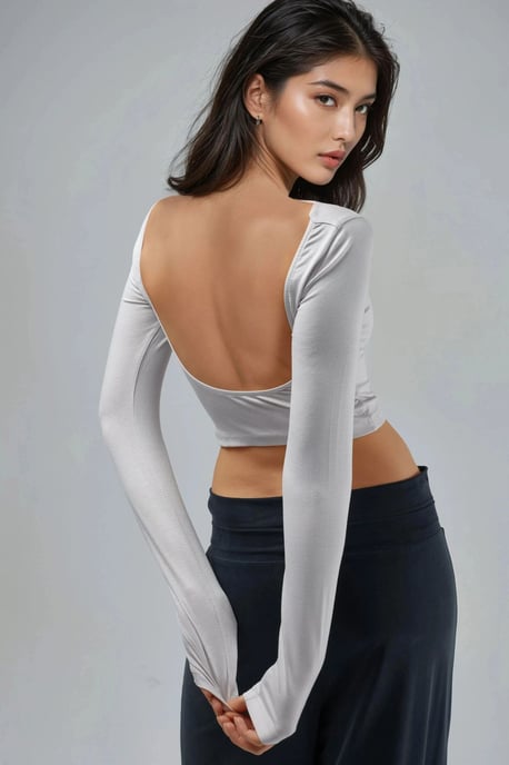 Slim Fit Gekürzte Bluse mit Rückenschlitz - Image 4