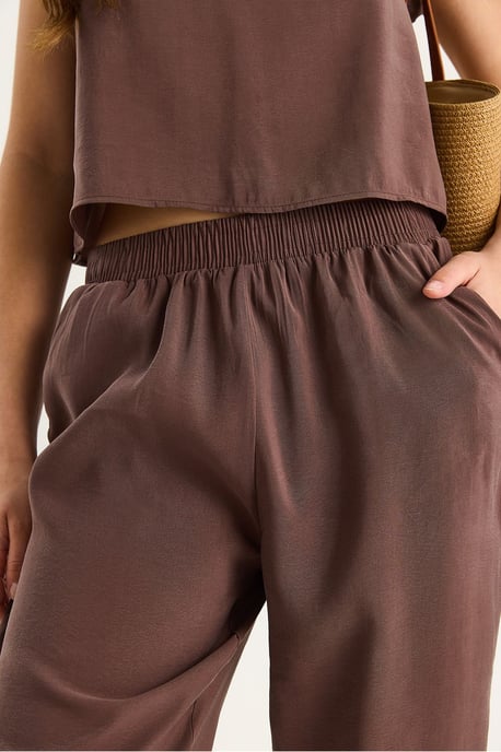 Ärmelloses Crew-Neck-Bluse und Karottenhose Set - Image 5