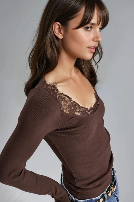 Bluse mit Spitzenverzierungen und V-Ausschnitt - Image 3