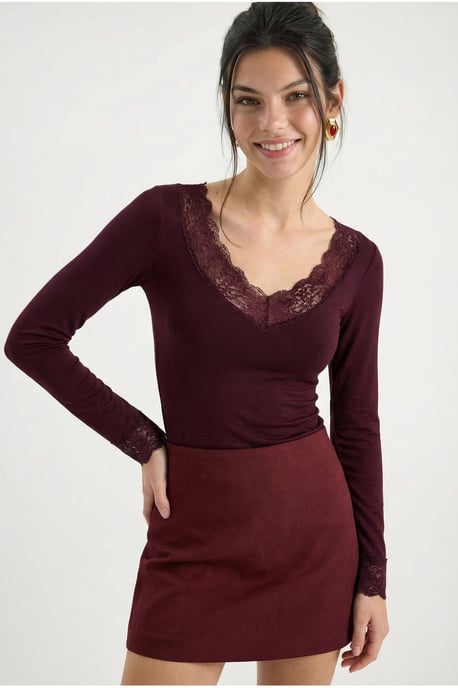 Spitzenverzierter V-Ausschnitt-Bluse - Image 2