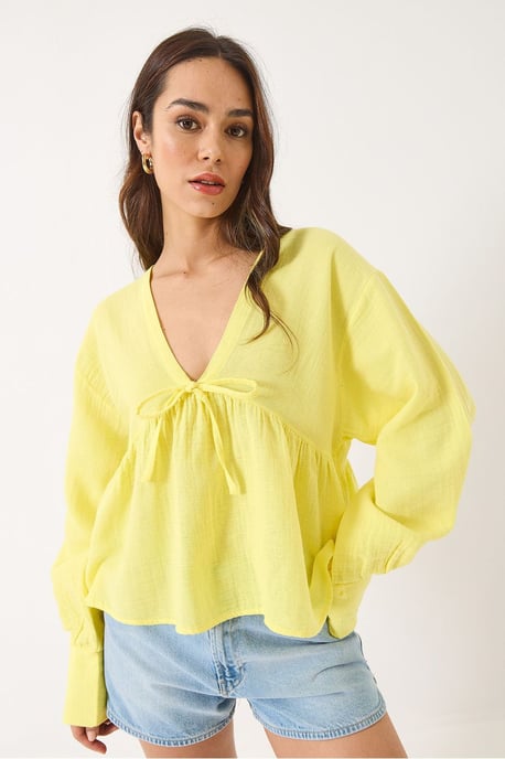 Strukturierte V-Ausschnitt-Crop-Bluse mit Schleife - Image 2
