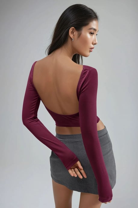 Schmal geschnittene, gekürzte Bluse mit Rückenausschnitt - Image 4