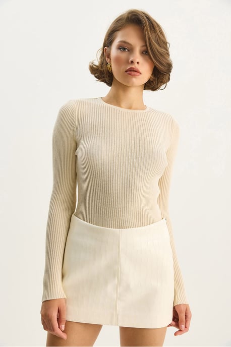Figurbetonte Rippstrickbluse mit Pailletten-Details - Image 5