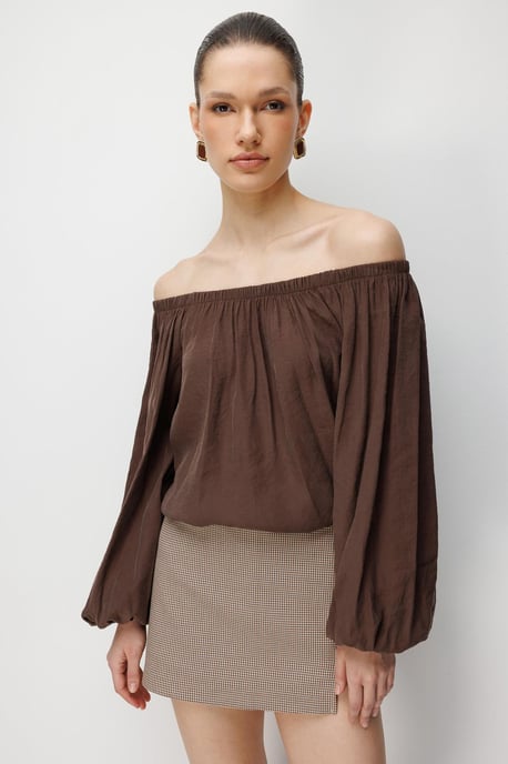 Bluse mit schulterfreiem Design und Struktur - Image 3