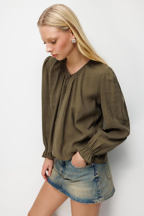 Texturierte Knopfleisten-Bluse mit Rundhalsausschnitt - Image 4