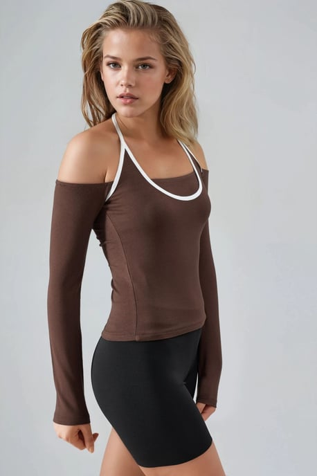 Slim-Fit Strickbluse mit U-Ausschnitt und Kontrastbündchen - Image 4