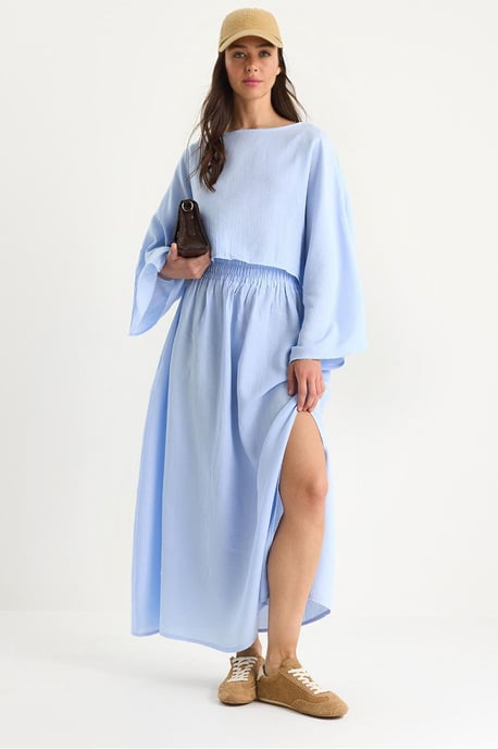 Strukturierte Bluse mit Rundhalsausschnitt und Rock-Set - Image 1