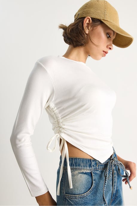 Basic-Top mit asymmetrischem Saum - Image 4