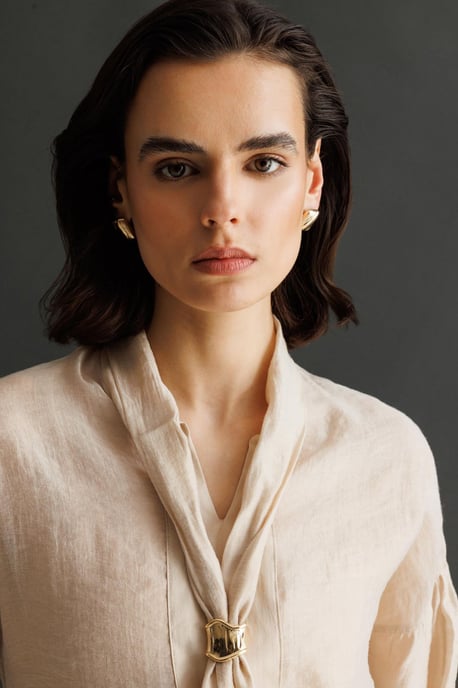 V-Ausschnitt Bluse mit Schleifendetail - Image 3