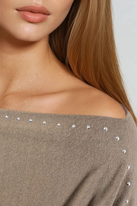 Bootsausschnitt-Bluse mit Stein-Accessoire - Image 5