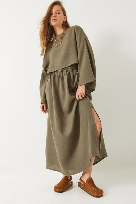 Strukturierte Bluse mit Rundhalsausschnitt und Rock-Set - Image 1