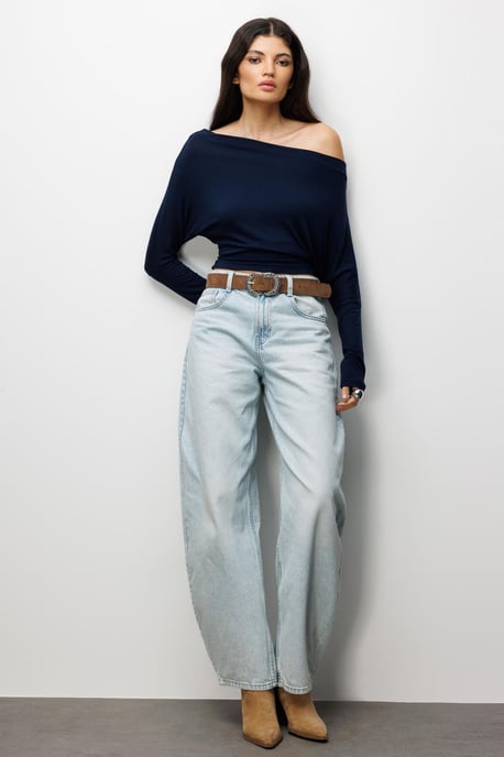 Asymmetrische Kragen Slim Fit Crop-Bluse mit Ausschnitt - Image 2