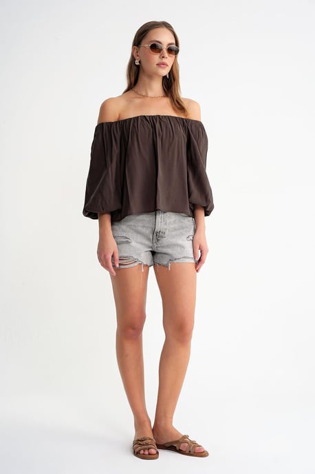 Modal-Blend-Bluse mit Madonna-Kragen und Rüschendetails - Image 2