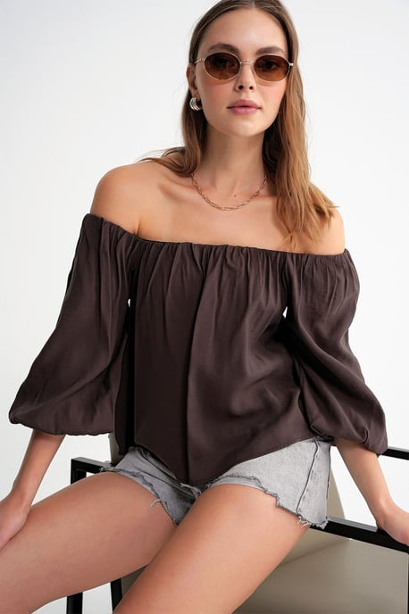 Modal-Blend-Bluse mit Madonna-Kragen und Rüschendetails - Image 5