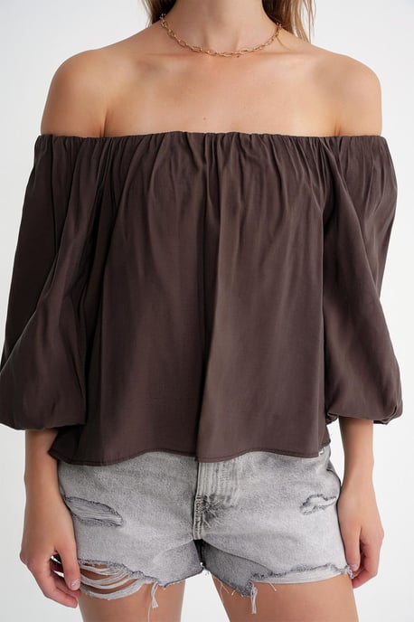 Modal-Blend-Bluse mit Madonna-Kragen und Rüschendetails - Image 6