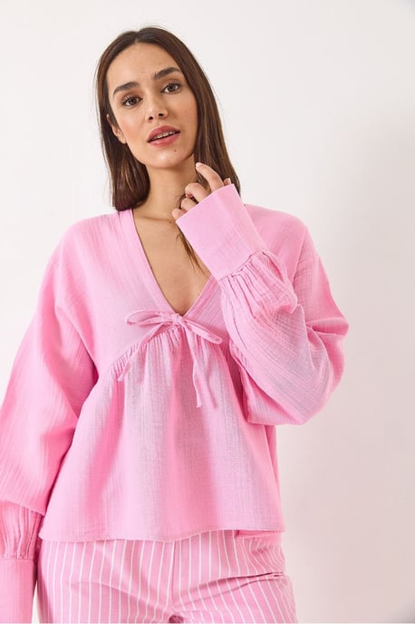 Strukturierte V-Ausschnitt-Crop-Bluse mit Schleifenband - Image 3