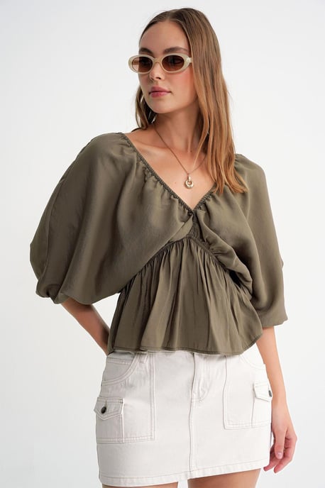 V-Ausschnitt-Bluse mit Rüsche-Detail - Image 2