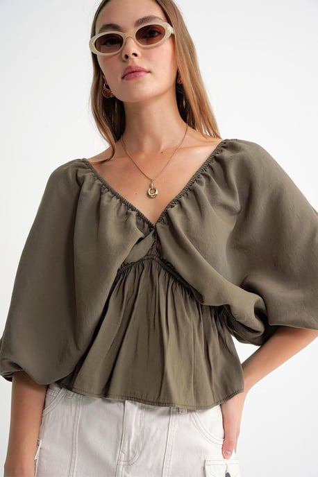 V-Ausschnitt-Bluse mit Rüsche-Detail - Image 4